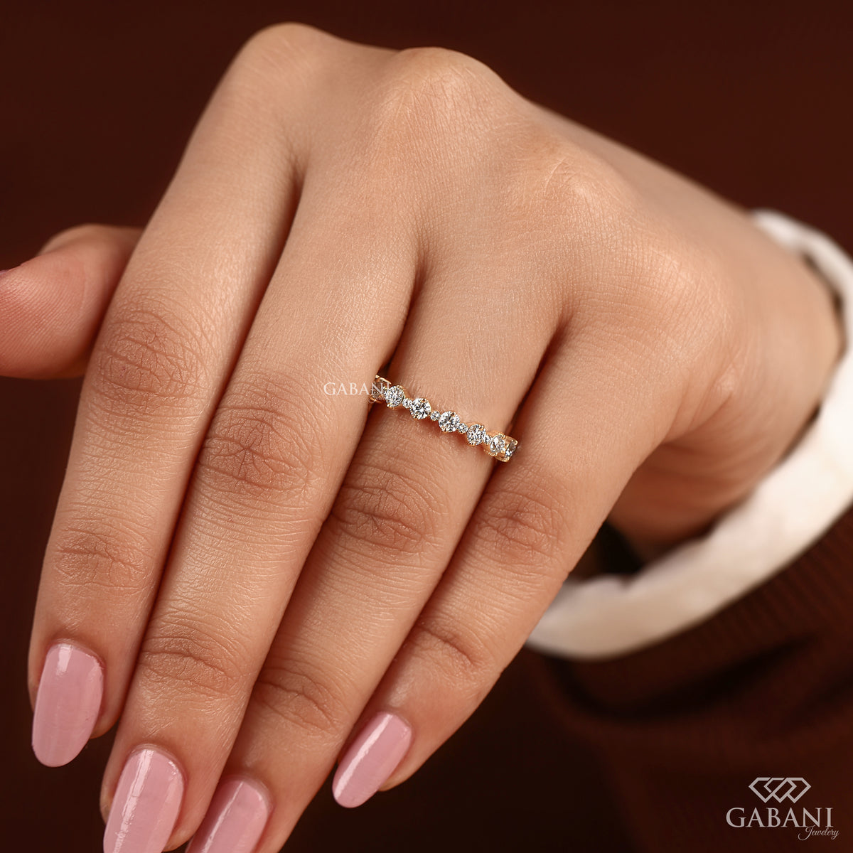 Minimal wedding ring with floating bubble lab diamonds