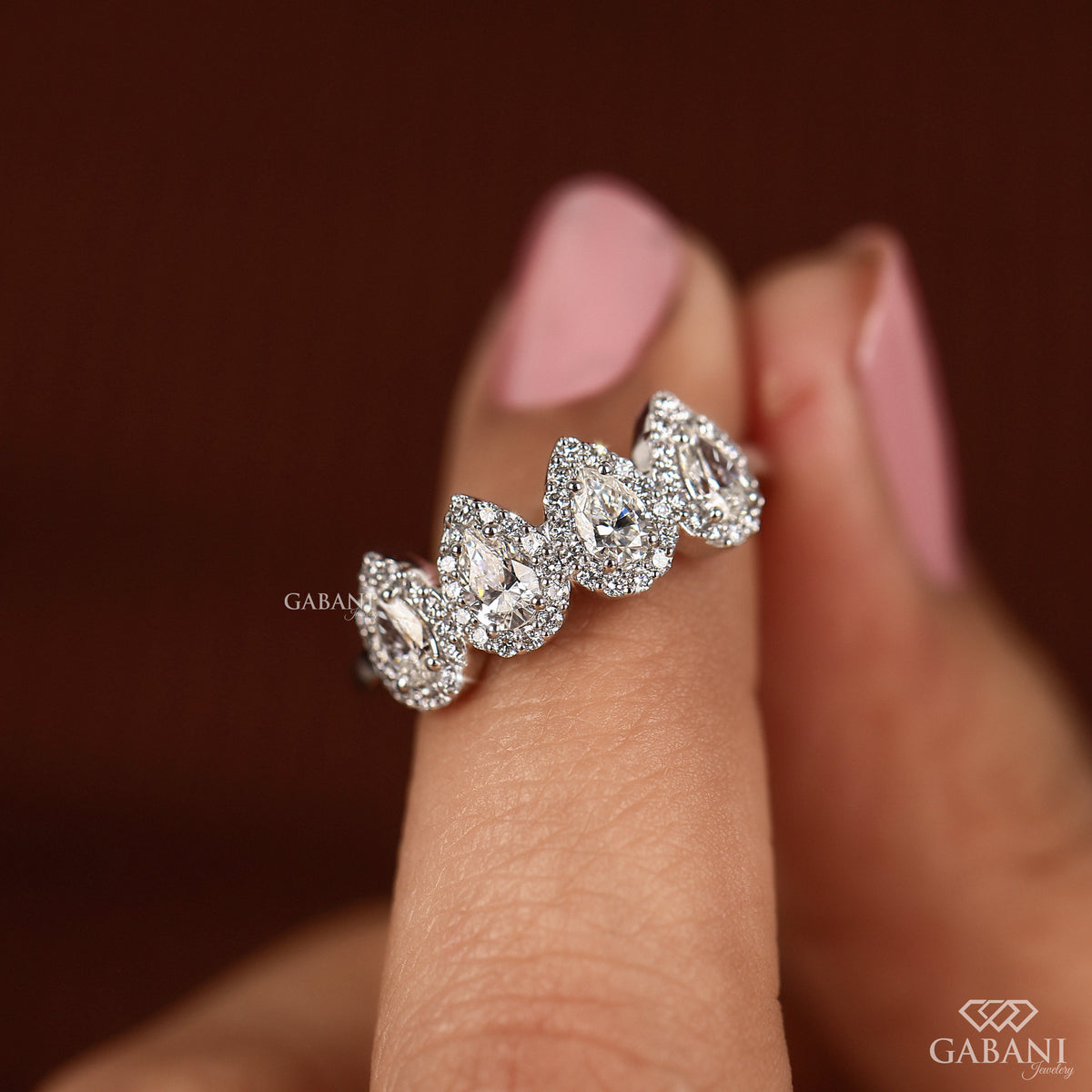 vintage style pear diamond wedding band in white gold
