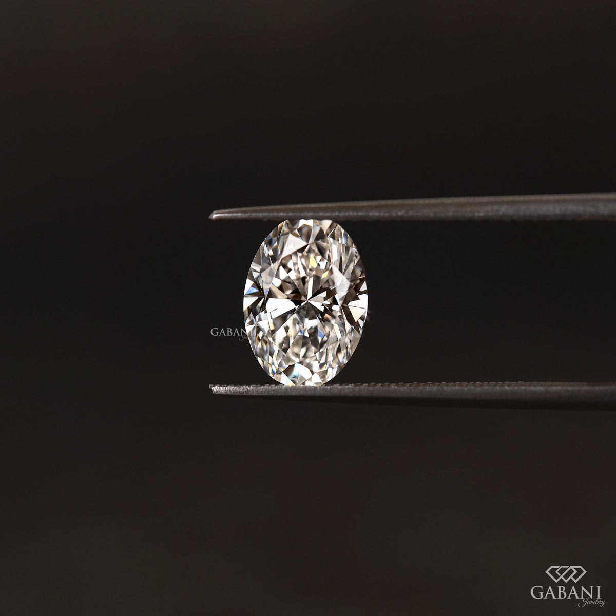 oval cut lab grown diamond loose stone with elongated shape and balanced brilliance
