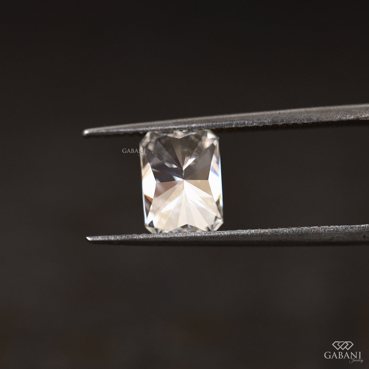igi certified radiant cut lab grown diamond for custom engagement jewelry